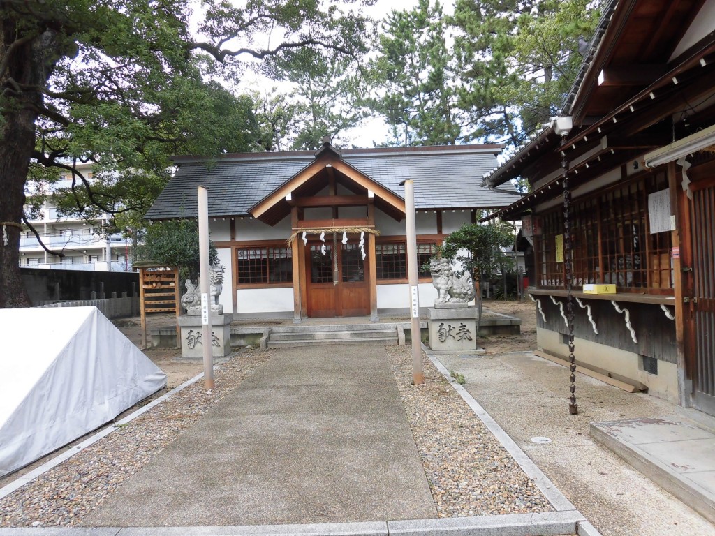 津門神社正面