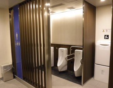 画像：蛍池駅旅客トイレ・待合室改修他工事のうち建築工事