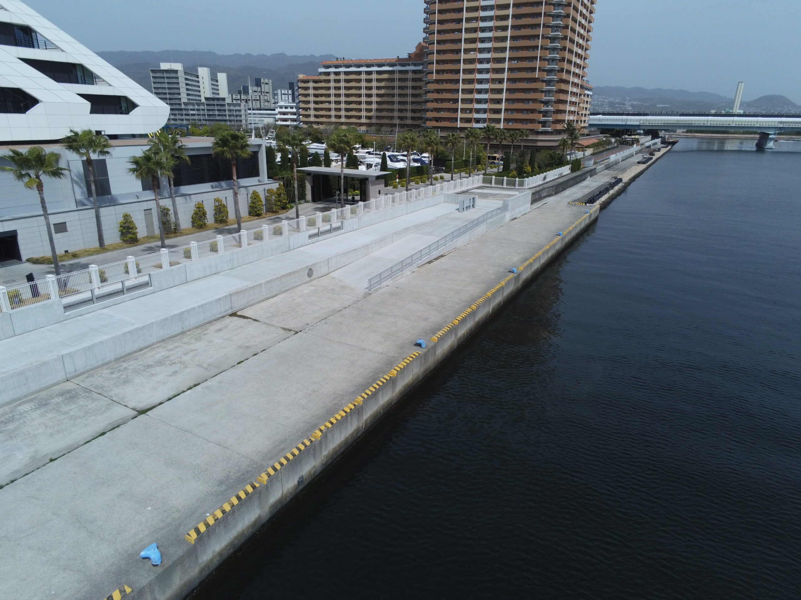 画像：尼崎西宮芦屋港海岸　南芦屋浜東護岸改修工事（その４）