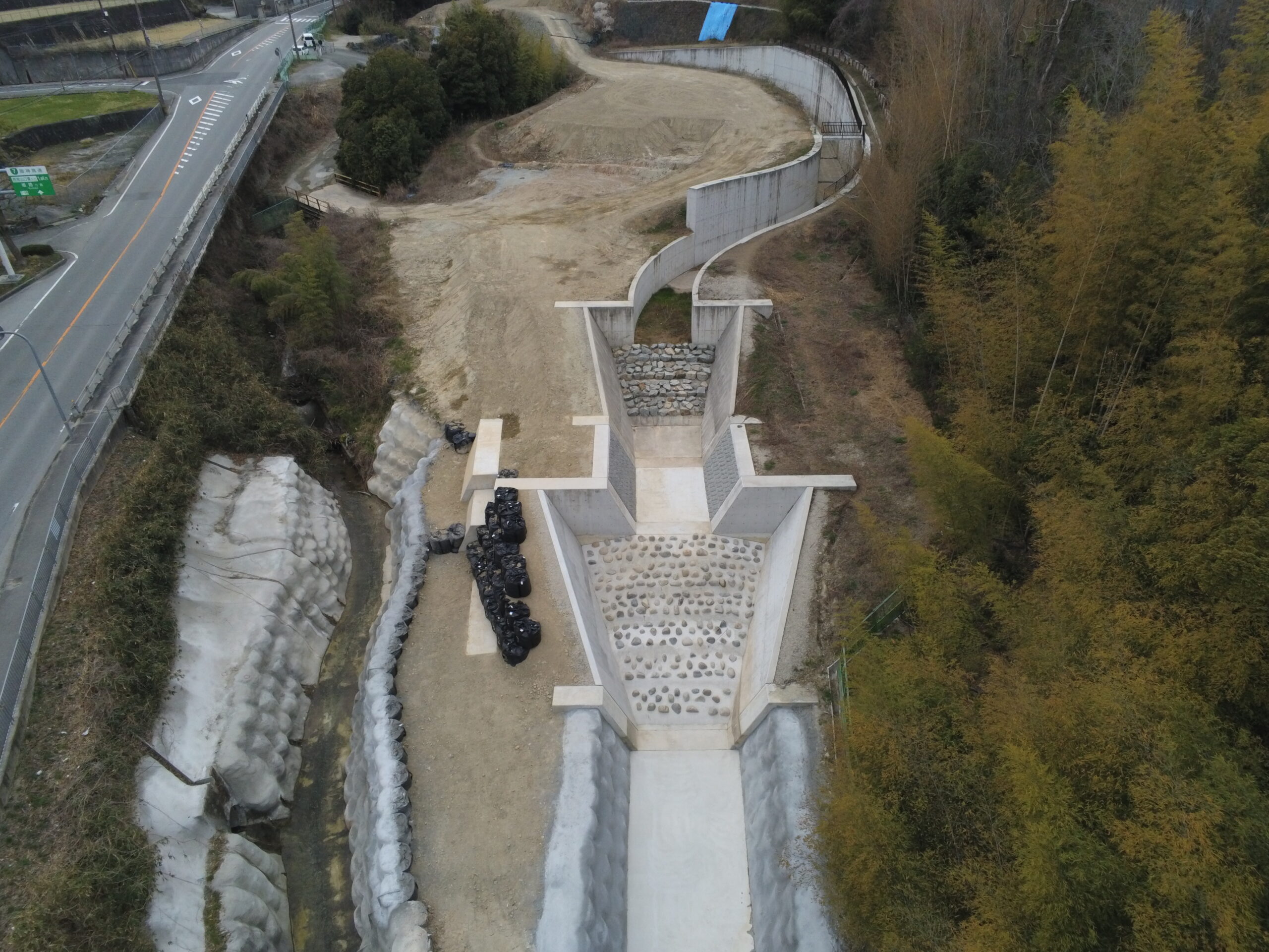 画像：名塩道路名塩川付替工事